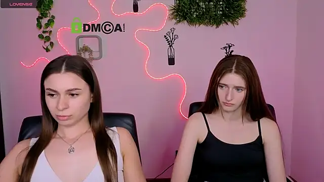 XXX chat uživo modela nekky_mouse