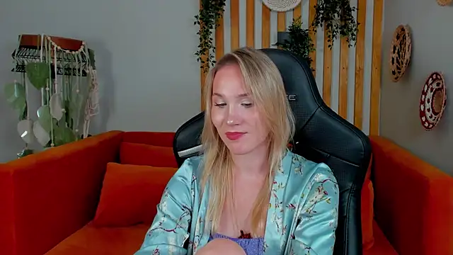 Chat +18 de ElaraVoltage ao vivo