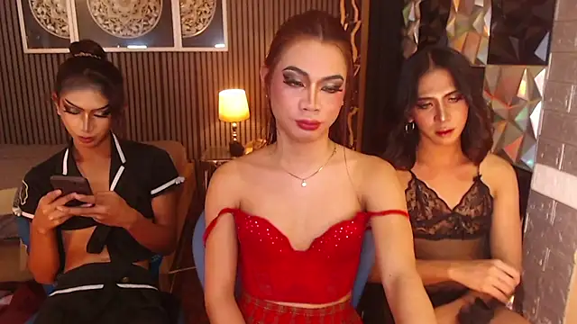 AudreyMilesTrans – Naživo XXX chat