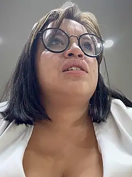 Melany-1 XXX чат на живо