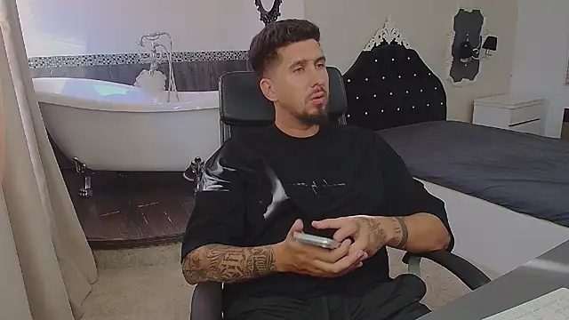 XXX chat uživo modela LoganStroud