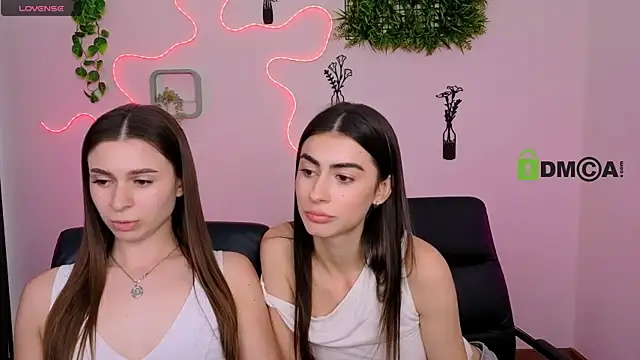 nekky_mouse's Live XXX Chat