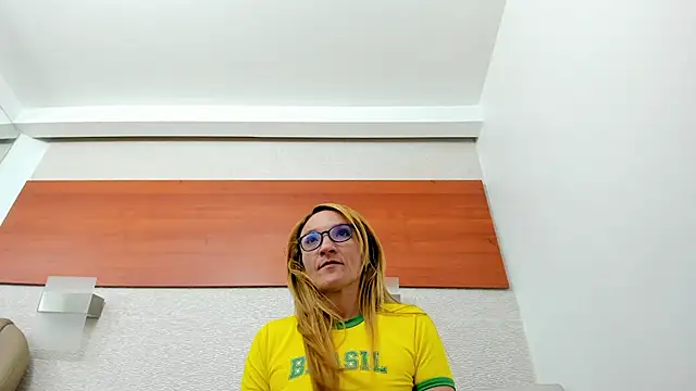 Chat +18 de maddy_cartter ao vivo