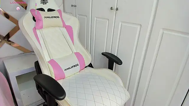 Chat +18 de KaylaDavies ao vivo