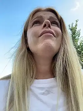 Онлайн чат XXX HarrietDart
