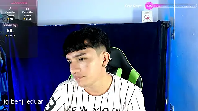 Chat +18 de benji_hoter ao vivo