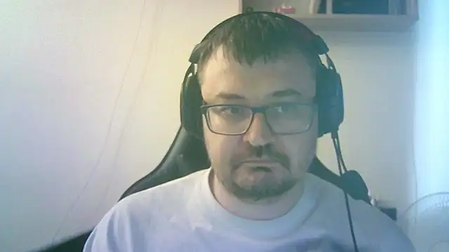 Chat +18 de SirAbuser ao vivo