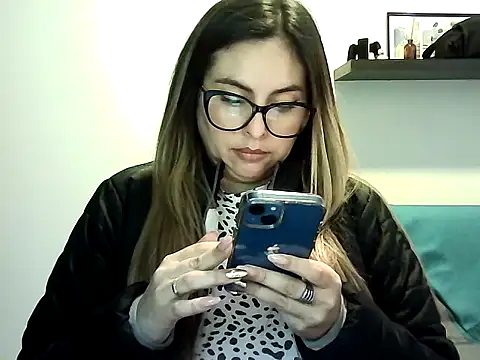 Chat XXX en directo de Valery__Rouse_