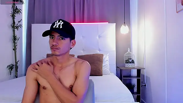 Alejo-and-Thiago's Live XXX Chat