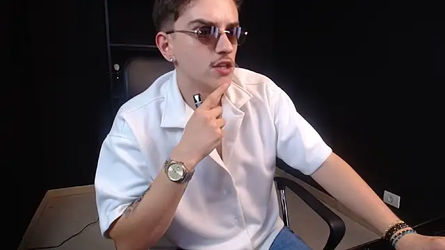 แชท XXX สดของ FelixStarkk