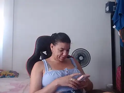 Adriana_0312's Live XXX Chat