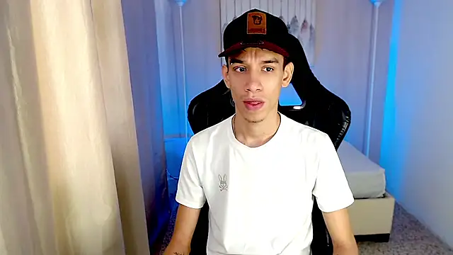 Онлайн чат XXX YorYo_hot