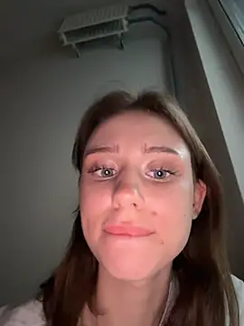 LilyLun webcam show