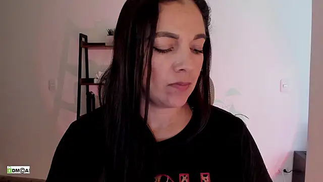 צ'אט XXX בשידור חי של urcute_kitten