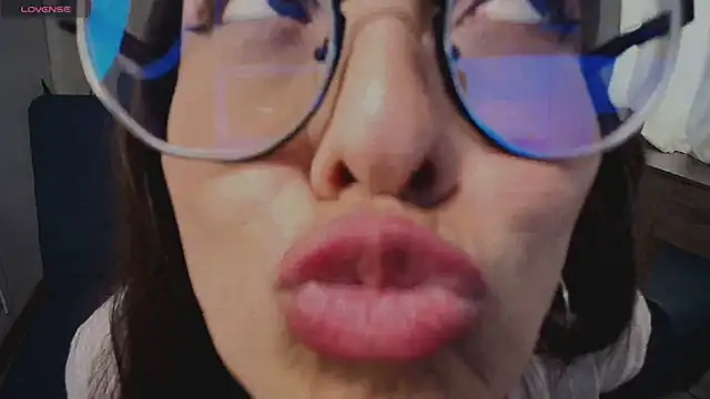 צ'אט XXX בשידור חי של Swetisabella01