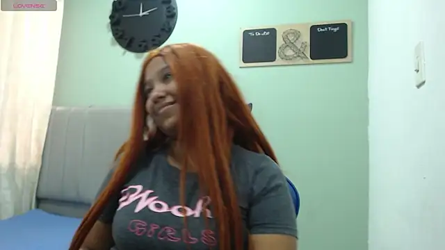 Chat +18 de Kitty_summer ao vivo