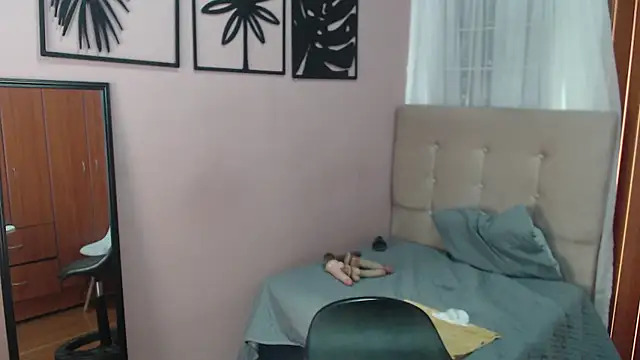 Chat +18 de amara_rousse1 ao vivo