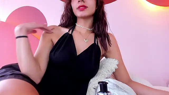 Katteyes__ Adlı Modelin Canlı XXX Sohbeti