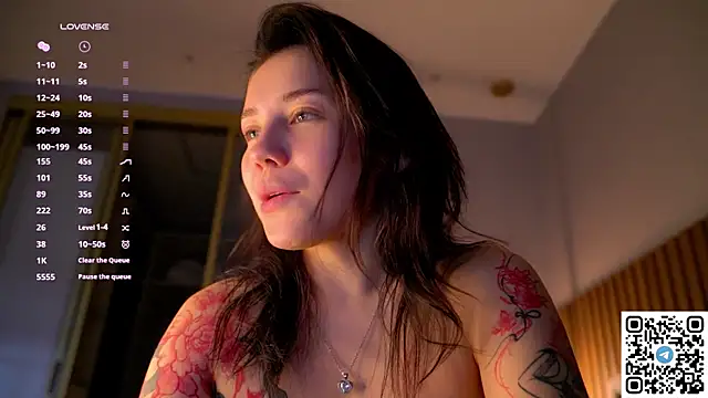 AlmedaRenova's Live XXX Chat