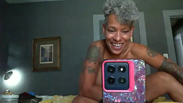 CeceilaMoon's Webcam Show