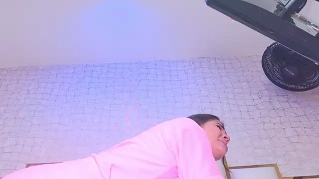 paola_rodriguez's Live XXX Chat