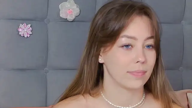 TheEmma live XXX chat