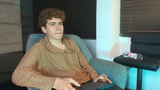 Tyler_Mcrey Show Webcam