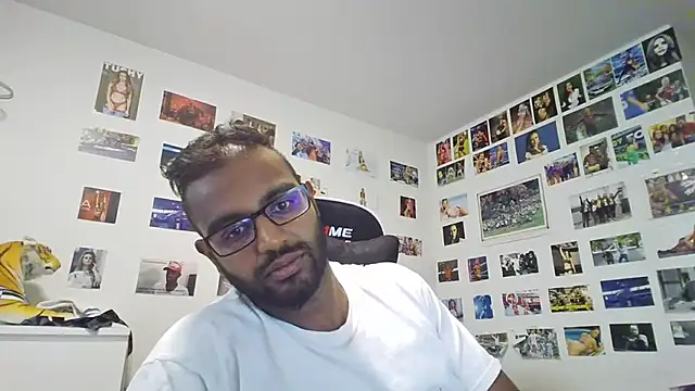 xXxChrisKissxXx Show in webcam