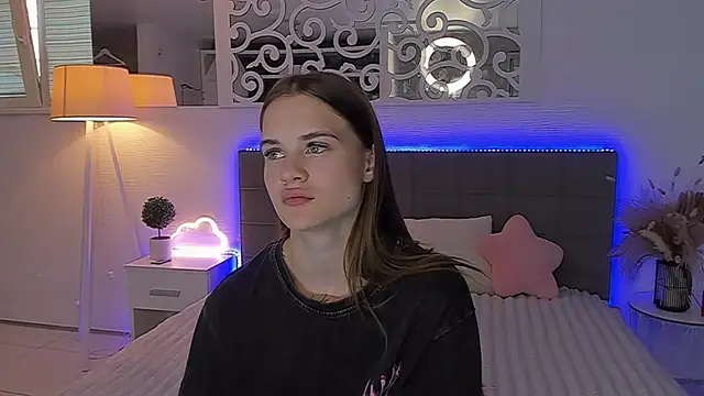 LuisaClover Chat XXX in diretta