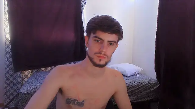 benzooo3 Live XXX Chat