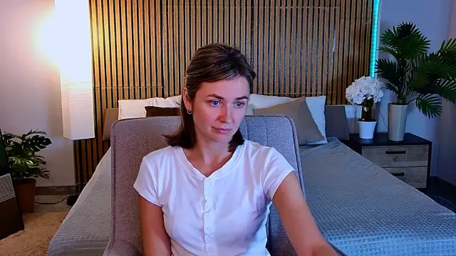 Chat +18 de EmeraldGlow ao vivo