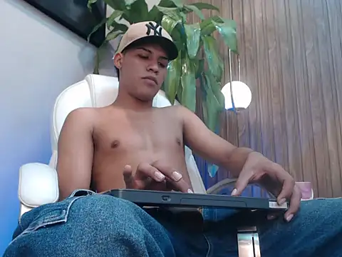 دردشة Colby_driscoll الجنسية المباشرة