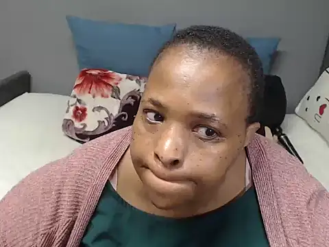 Bustydiva83 Live Chatraum