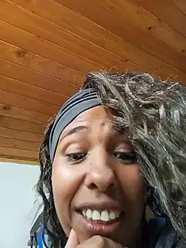 XXX chat uživo modela Ivon_C