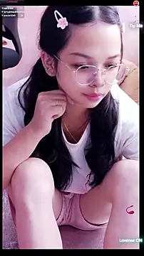 cutepets1 Adlı Modelin Canlı XXX Sohbeti