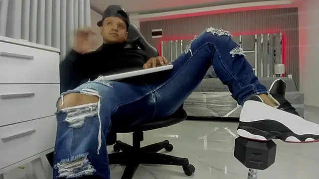 Chat +18 de master_leather ao vivo