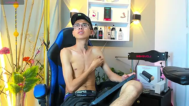 asher_lux 现场XXX聊天