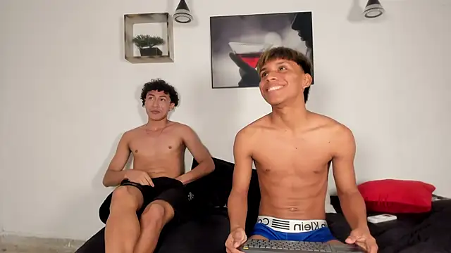 tyler_twink_boy webcam show