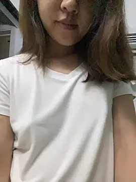 Liliya-77 Adlı Modelin Canlı XXX Sohbeti
