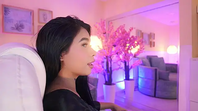 MeganLowell XXX чат на живо