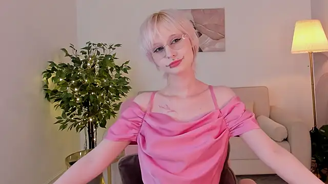 LauraDiazz Adlı Modelin Canlı XXX Sohbeti