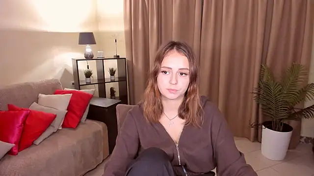 MilanaRare Adlı Modelin Canlı XXX Sohbeti