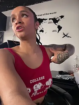 Isabella-Teen Adlı Modelin Canlı XXX Sohbeti