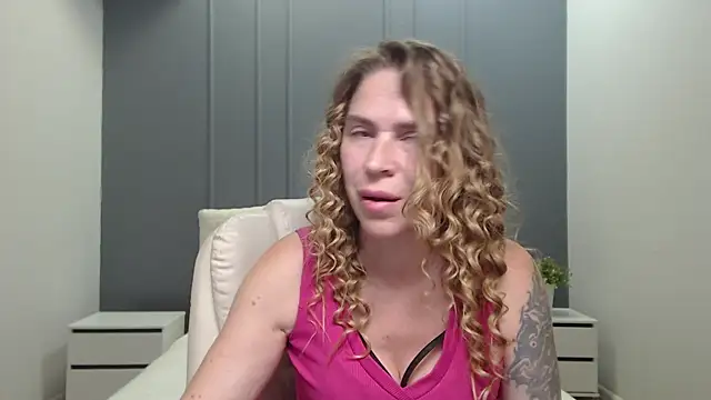 Chat XXX en directo de TessaDaybreak