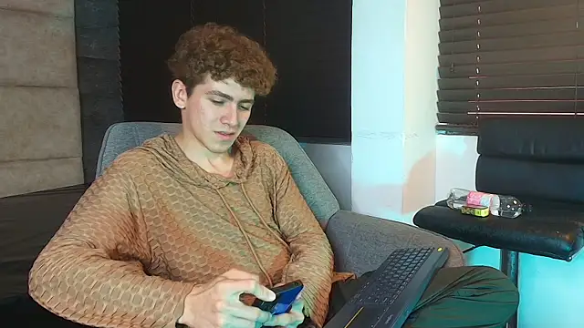 Tyler_Mcrey élő XXX-chatje