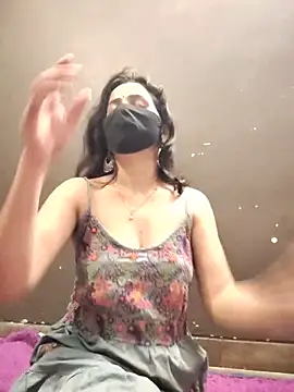 Kanika_76's Live XXX Chat