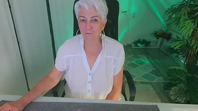 XXX chat uživo modela LovelyHelena