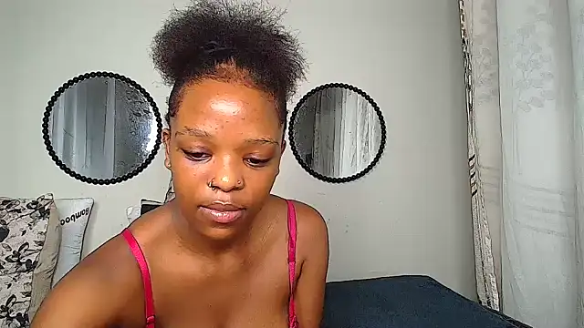 دردشة FreakyNubian الجنسية المباشرة