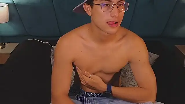 Aaron_Eze's Live XXX Chat
