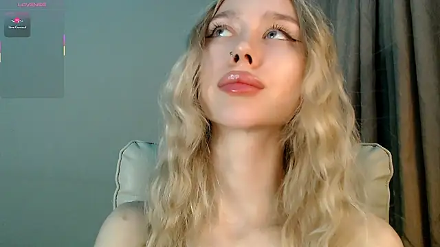 צ'אט XXX בשידור חי של Des_ch